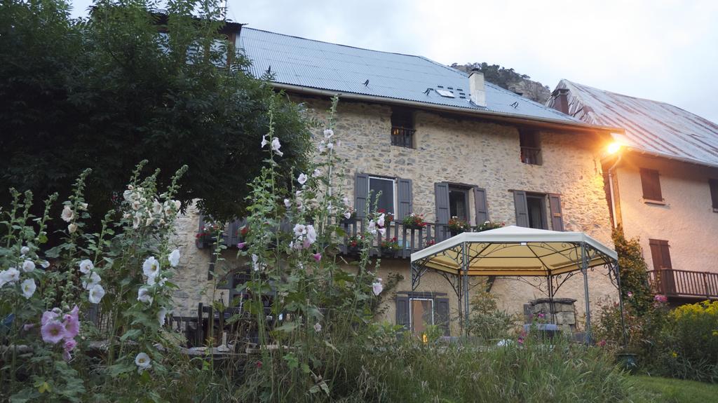 Bed and Breakfast Les Means Meolans-Revel Exterior foto