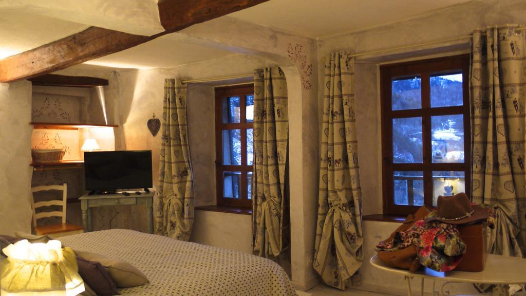 Bed and Breakfast Les Means Meolans-Revel Exterior foto