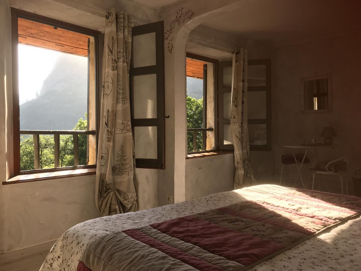 Bed and Breakfast Les Means Meolans-Revel Exterior foto